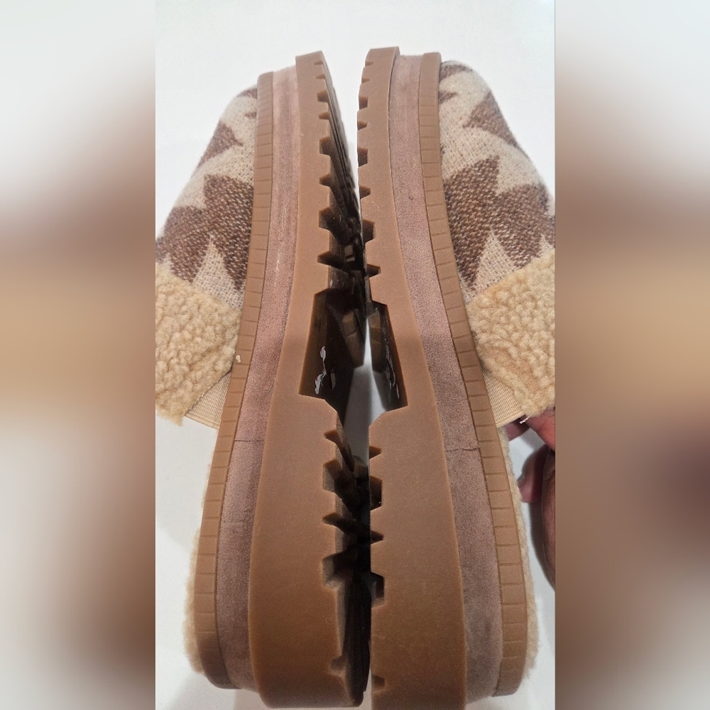 Jessica Simpson Slip On Fur Lined Clogs, 8 NWOT. - Picture 10 of 11